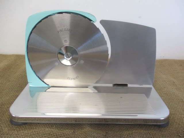Neat Vintage Pineware Stainless Bread Slicer