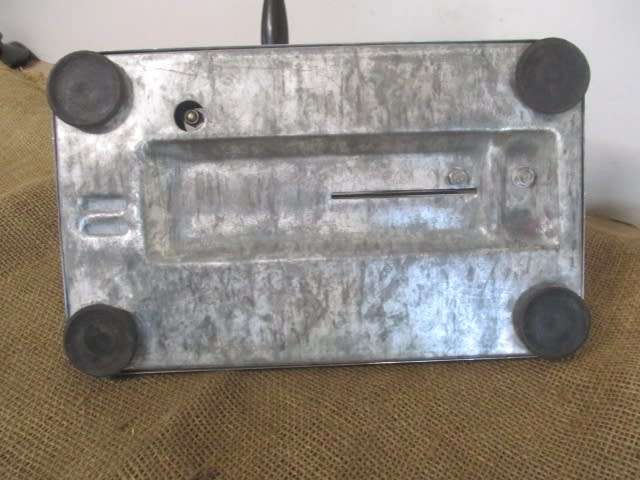 Neat Vintage Pineware Stainless Bread Slicer