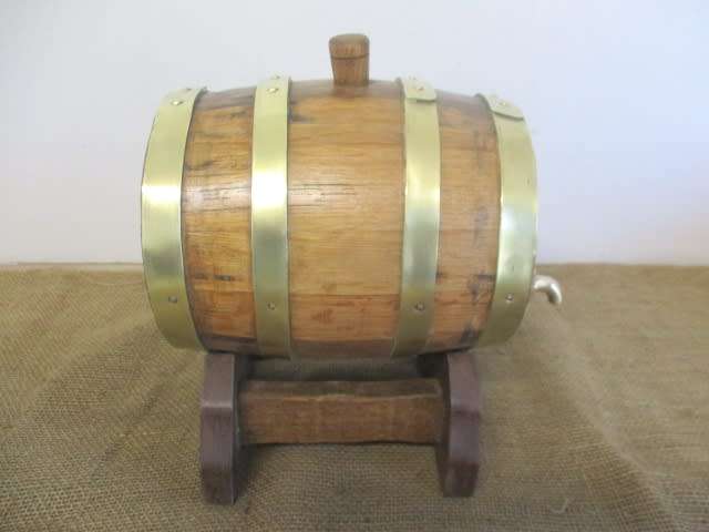 Very Neat Vintage Oak Wine Barrel Just Like The Real McCoy !!