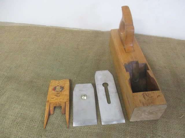 A Genuine Beauty.....An Awesome Vintage Carpenter`s Wooden Hand Block Plane    Sheffield