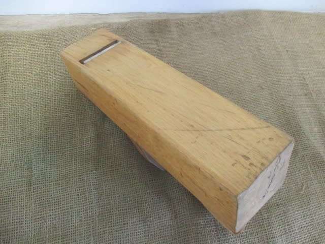 A Genuine Beauty.....An Awesome Vintage Carpenter`s Wooden Hand Block Plane    Sheffield