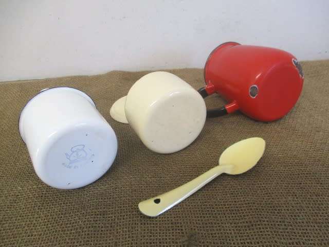 Four Vintage Old School Enamel Ware Pieces