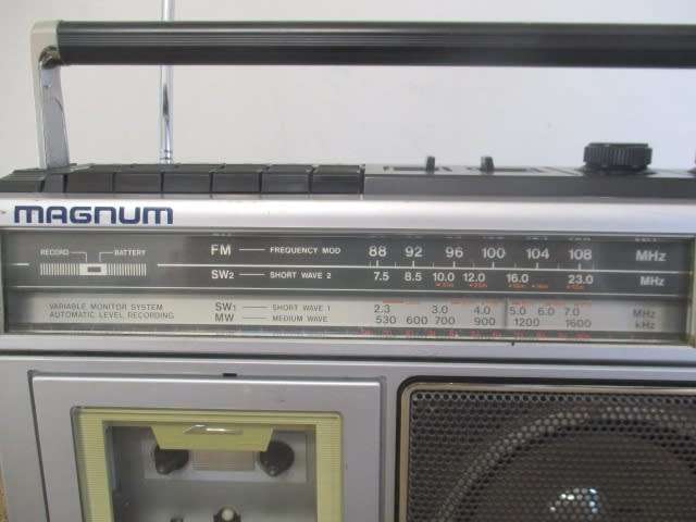Vintage Sanyo Magnum Model M2563KB Portable 4 Band Electrical/Battery Radio/Cassette Player
