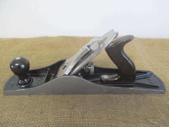 The Real Workhorse....This Neat Vintage Stanley Bailey No 5 1/2 Hand Plane        England