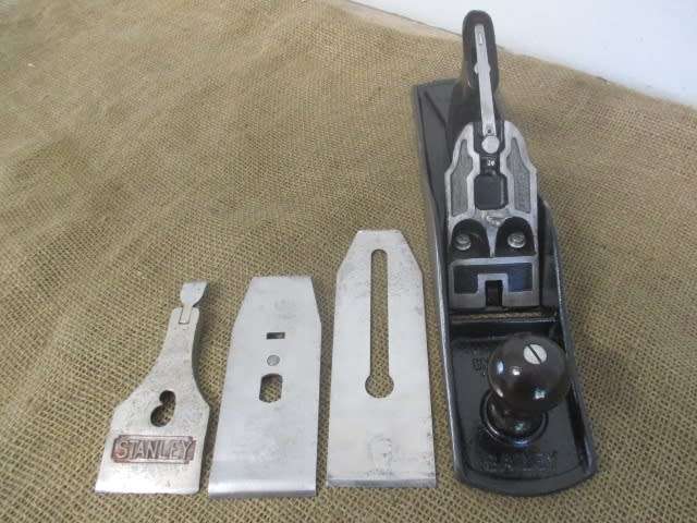The Real Workhorse....This Neat Vintage Stanley Bailey No 5 1/2 Hand Plane        England