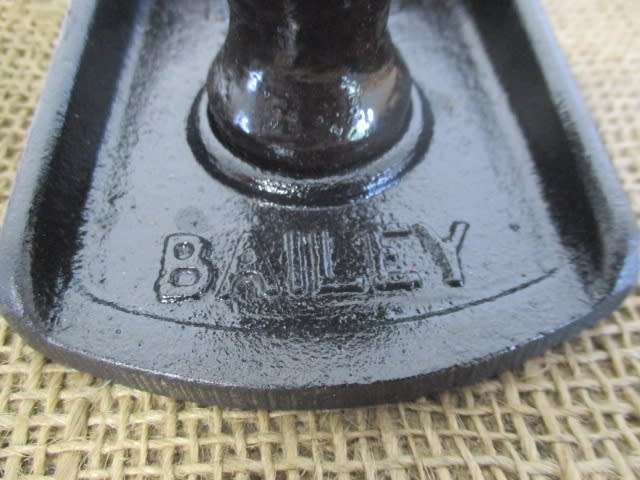 The Real Workhorse....This Neat Vintage Stanley Bailey No 5 1/2 Hand Plane        England