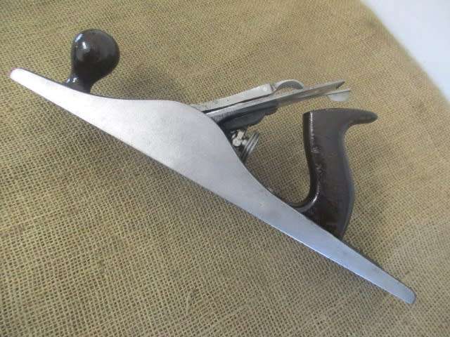 The Real Workhorse....This Neat Vintage Stanley Bailey No 5 1/2 Hand Plane        England