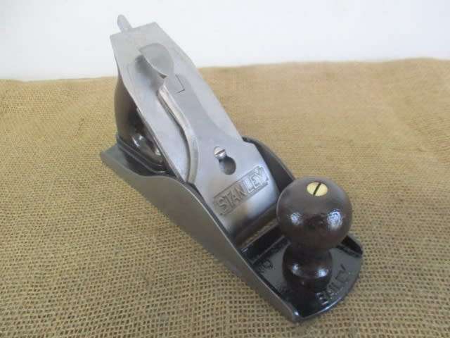 The Go To One....This Beautiful Vintage Stanley Bailey No 4 1/2 Hand Plane        England