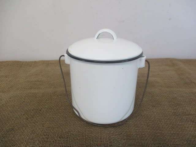 Beautiful 2 liter Old Fashioned Enamel Billy Can
