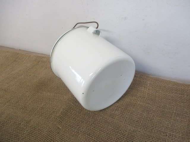Beautiful 2 liter Old Fashioned Enamel Billy Can