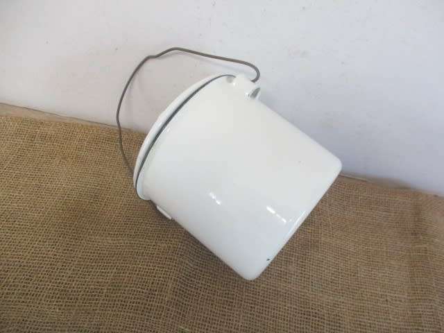 Beautiful 2 liter Old Fashioned Enamel Billy Can