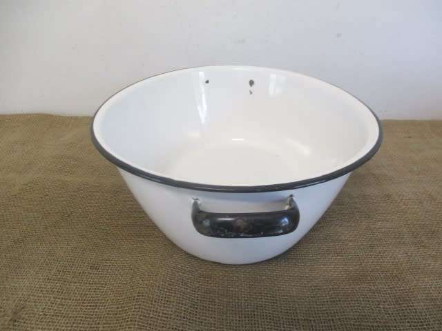 Beautiful Large Oval Shape Vintage Old School Enamel Baby Tub