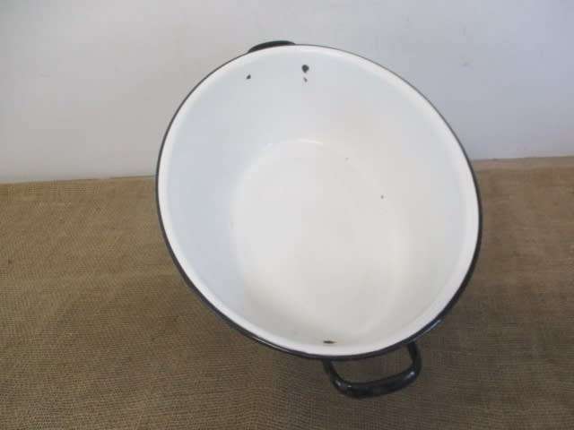 Beautiful Large Oval Shape Vintage Old School Enamel Baby Tub