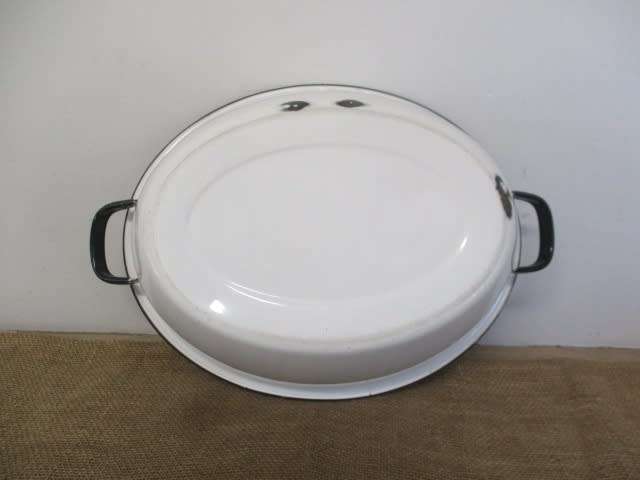 Beautiful Large Oval Shape Vintage Old School Enamel Baby Tub
