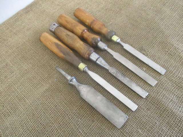 Collection Of Five Sturdy Vintage Carpenter Woodworking Chisels