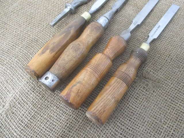 Collection Of Five Sturdy Vintage Carpenter Woodworking Chisels