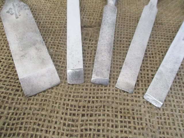 Collection Of Five Sturdy Vintage Carpenter Woodworking Chisels
