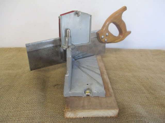 Vintage Stanley Handyman H114 Mitrebox With Free Of Charge Mitre Back Saw