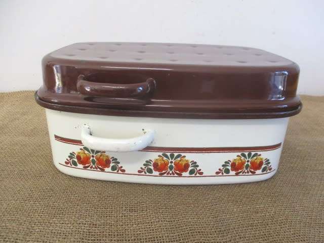 An Awesome Vintage Old Fashioned Enamel Rectangular Roasting Pan With Lovely Floral Design
