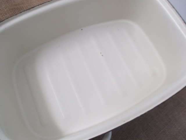An Awesome Vintage Old Fashioned Enamel Rectangular Roasting Pan With Lovely Floral Design