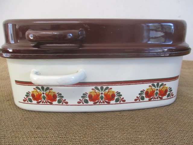 An Awesome Vintage Old Fashioned Enamel Rectangular Roasting Pan With Lovely Floral Design