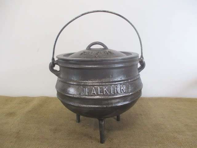 Magnificent And Robust Sizable Vintage Falkirk #3 Three Legged Solid Cast Iron Potjie Pot