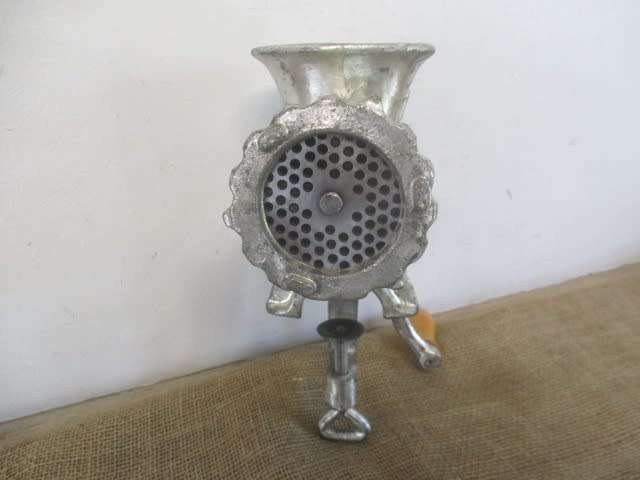Nice And Robust Complete Vintage Star No 10 Cast Iron Meat Mincer    China