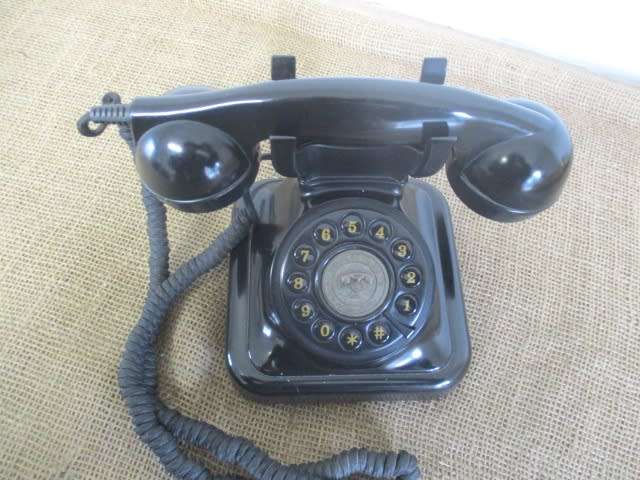 Telkom SA Pty Ltd Bakelite Antique Rotary Dail Landline Table Telephone