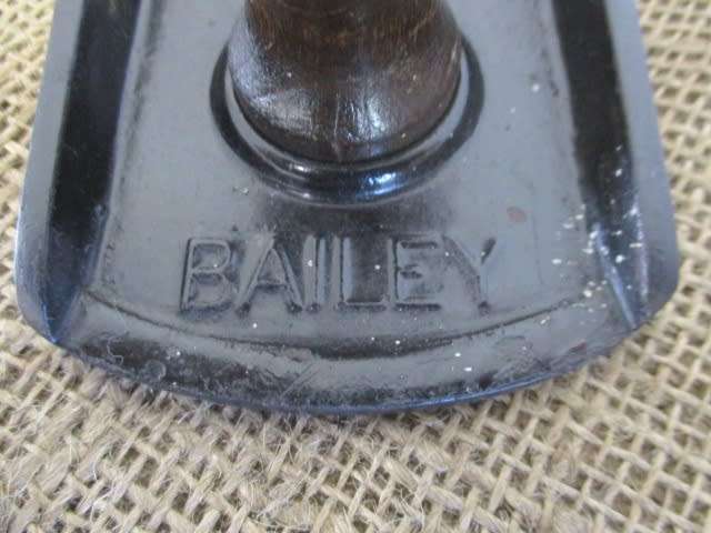 The Reliable Foreman.....This Clean Neat Vintage Stanley Bailey No 5 1/2 Hand Plane        England
