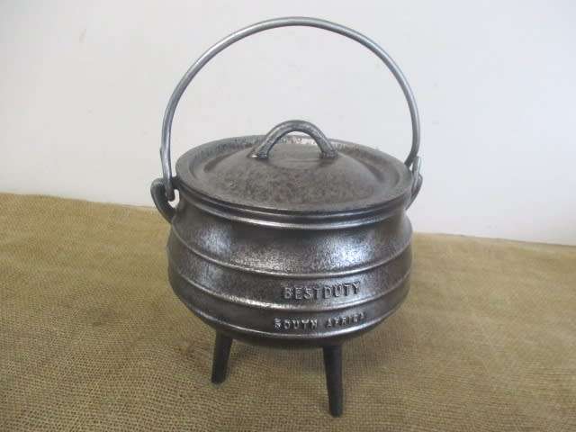 Neat SABS BestDuty #3/4 Three Legged Solid Cast Iron Potjie Pot