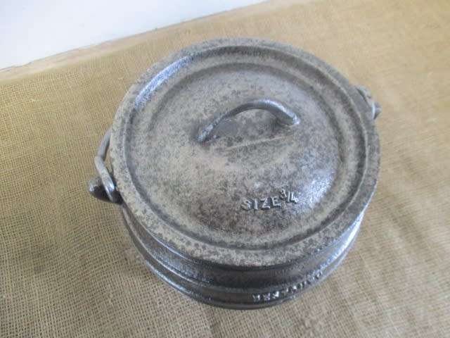 Neat SABS BestDuty #3/4 Three Legged Solid Cast Iron Potjie Pot