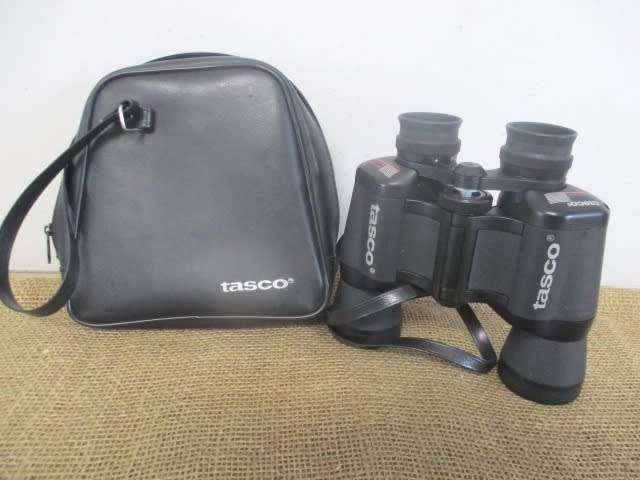 Lovely Tasco 15-8 x 40 RB Binocular In Original Shoulder Bag