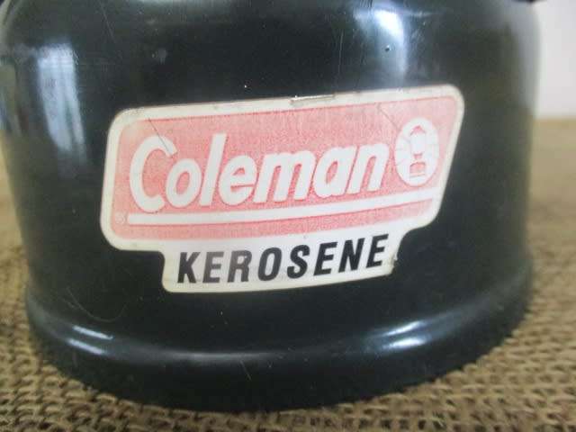 Neat Vintage Coleman Model 214A700 Kerosene Lantern.  The Coleman Co. Inc.   1994