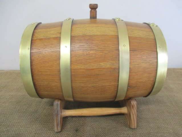 Very Neat Large Vintage Van Ryn`s Viceroy Brandy Oak Barrel     #792