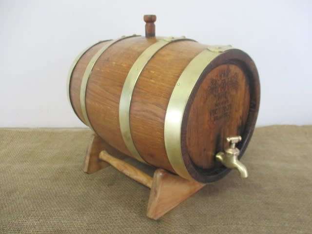 Very Neat Large Vintage Van Ryn`s Viceroy Brandy Oak Barrel     #792