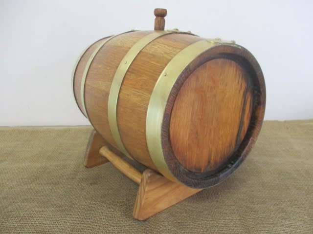 Very Neat Large Vintage Van Ryn`s Viceroy Brandy Oak Barrel     #792