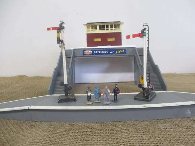 Vintage Tri-ang Railway Accessories As Per Photos