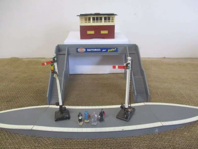 Vintage Tri-ang Railway Accessories As Per Photos