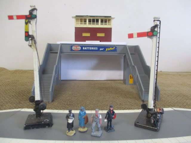 Vintage Tri-ang Railway Accessories As Per Photos