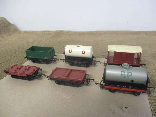 For Repairs, Spares Or An Add-On....Joblot Of Six Vintage Model Railway Train Wagons Mostly Tri-ang