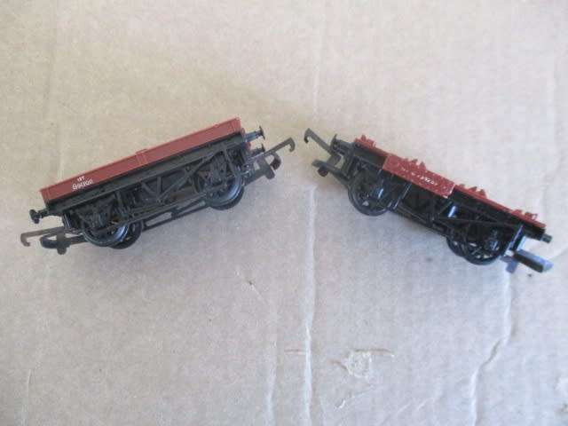 For Repairs, Spares Or An Add-On....Joblot Of Six Vintage Model Railway Train Wagons Mostly Tri-ang