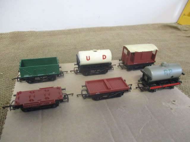 For Repairs, Spares Or An Add-On....Joblot Of Six Vintage Model Railway Train Wagons Mostly Tri-ang