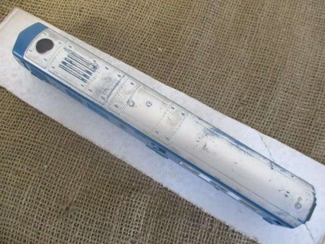 Vintage Tri-ang Blue Pullman Model Railway Powered Locomotive With Seats       Made In Britain