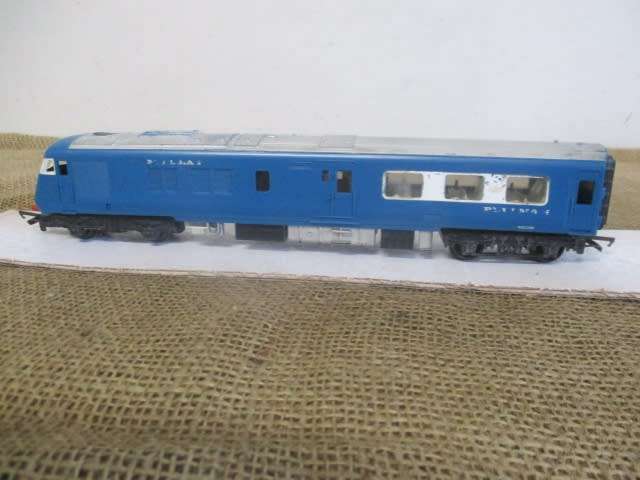Vintage Tri-ang Blue Pullman Model Railway Powered Locomotive With Seats       Made In Britain