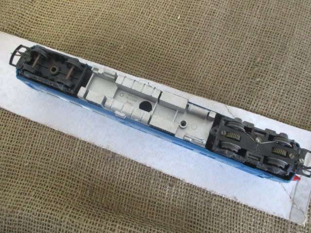 Vintage Tri-ang Blue Pullman Model Railway Powered Locomotive With Seats       Made In Britain