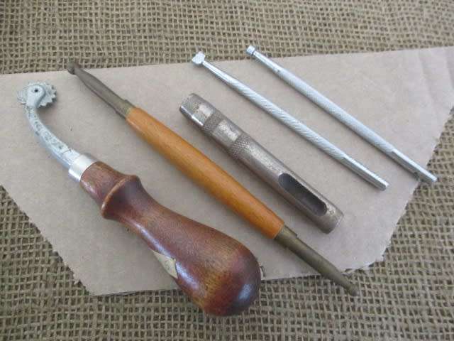 Vintage Maun Leather Work "Homecrafts Kit" In Original Packaging    England