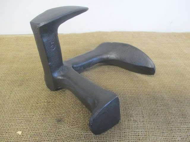 Beautiful Large Vintage No 5 Shoe Anvil