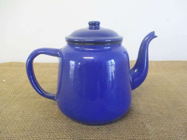 Nice Vintage Real Old Fashioned Enamel Coffee Pot                  Made In China
