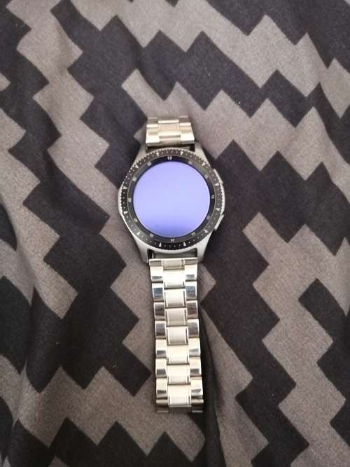 Steel-mesh smartwatch