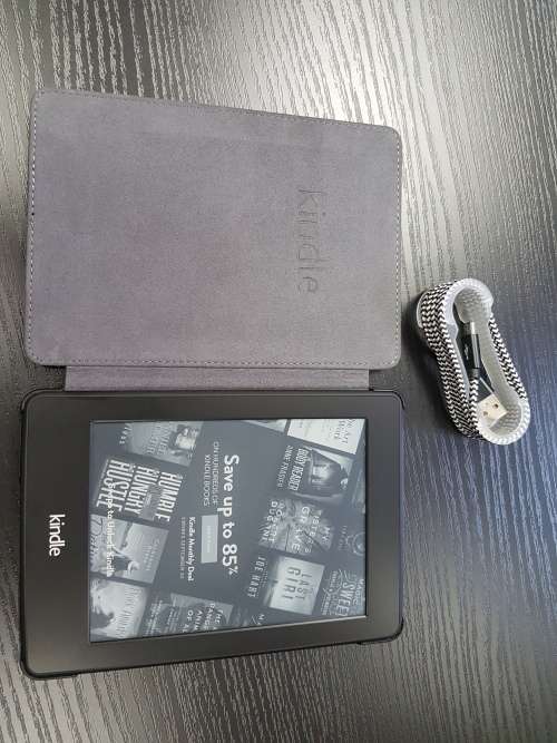 Kindle Paperwhite Wifi + Kindle Pouch